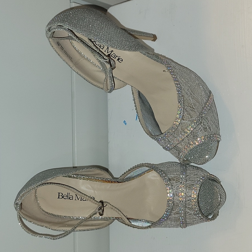 HIGH HEELS